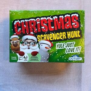 ✨5/$25✨ Christmas Scavenger Hunt Game NWT Unopened - Ages 6+